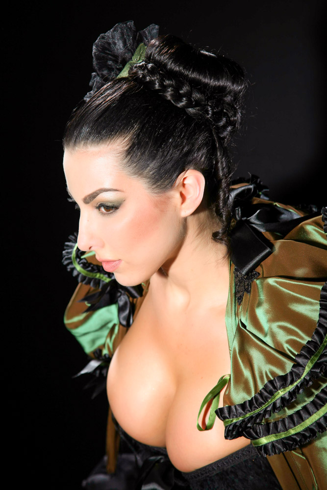 Brianna Jordan – Green Seduction_007