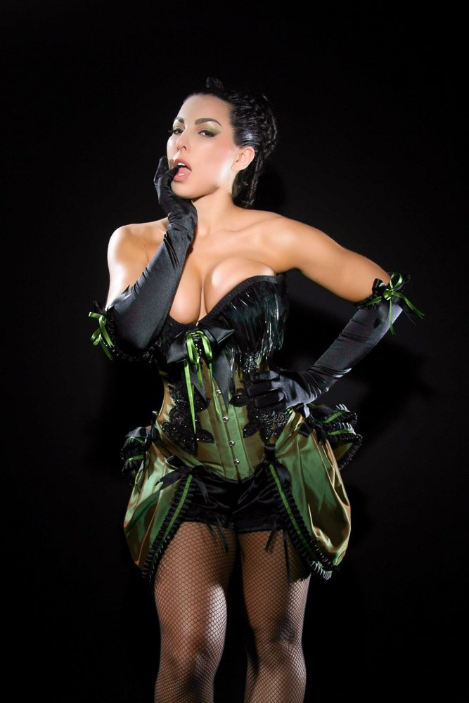 Brianna Jordan – Green Seduction_008